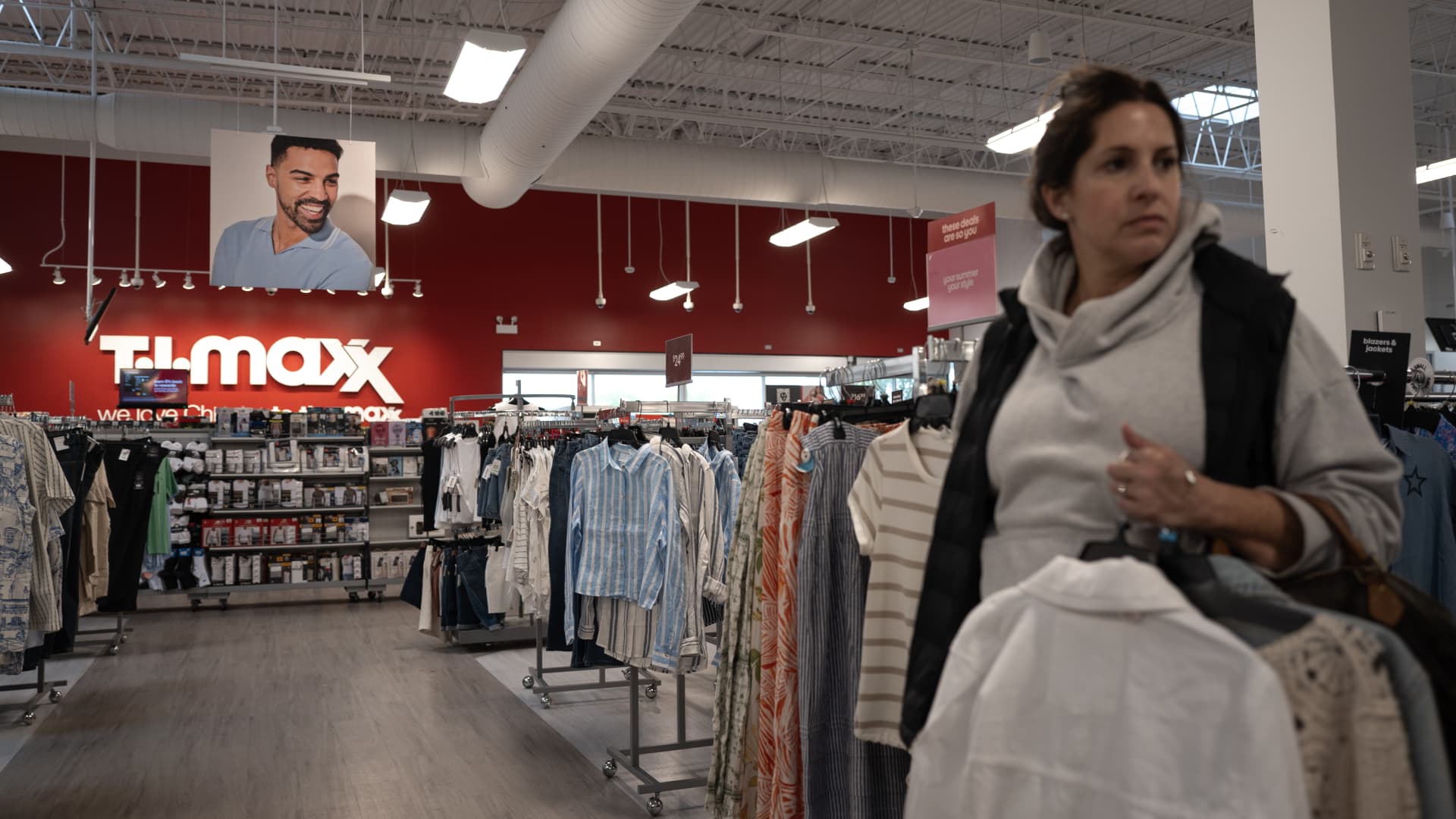 A new uptrend phase is brewing in this discount retailer, according to the charts