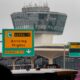 Air traffic controllers urged to stay despite government shutdown