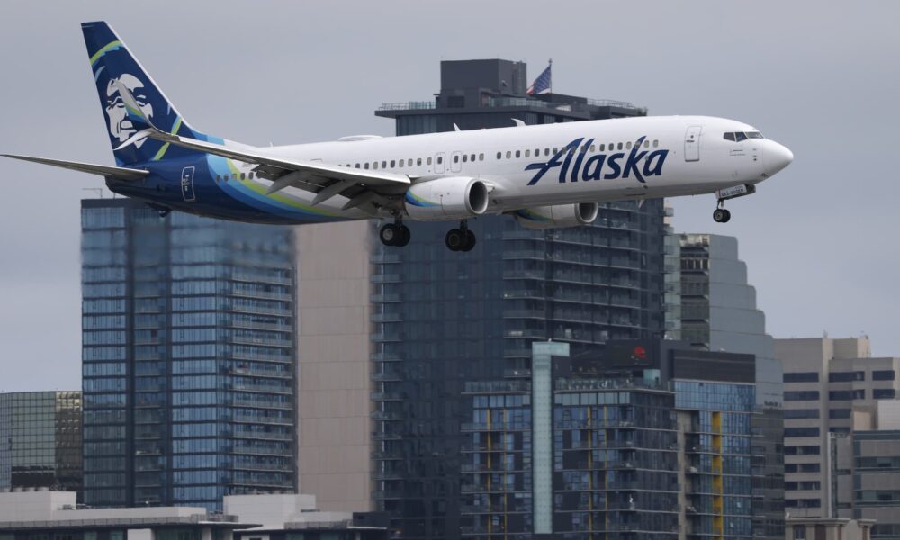 Alaska Air cuts annual profit forecast on higher fuel costs