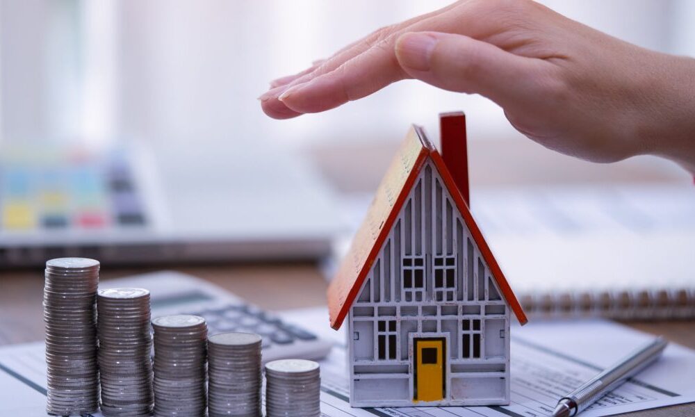 All-cash offers are still a third of all home purchases, dominated by 'investors and second-home buyers,' data shows