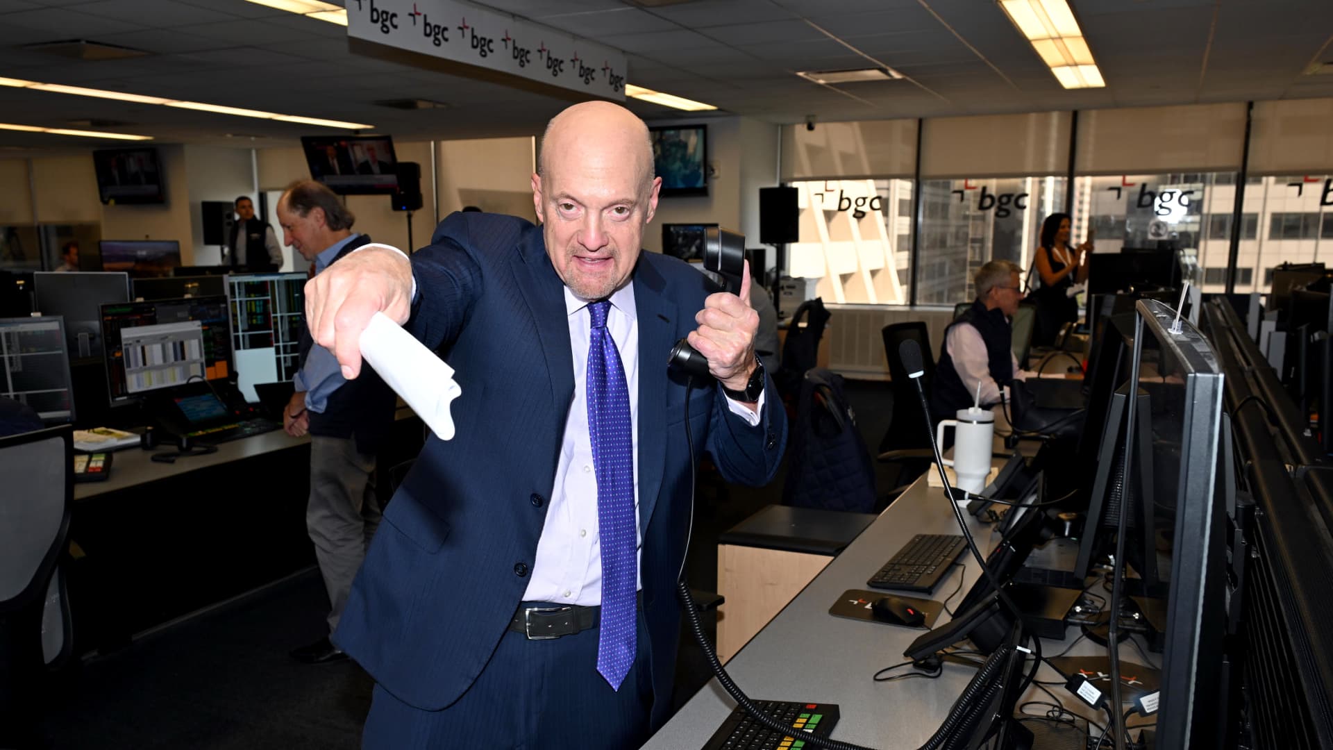 Avoid this investing strategy—it's a 'road to disaster'