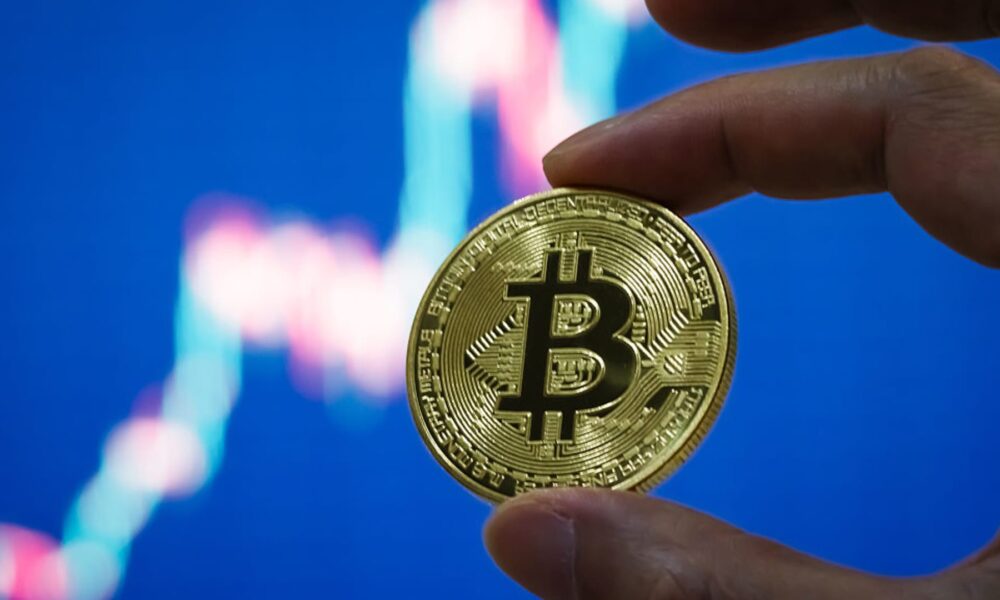 Bitcoin rallies to within 1% of all-time high, gaining safe haven status during shutdown
