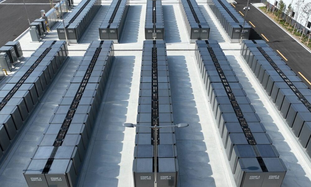 Bloom Energy's stock is up 1,000% in a year because its fuel cells are solving AI's data center power problem