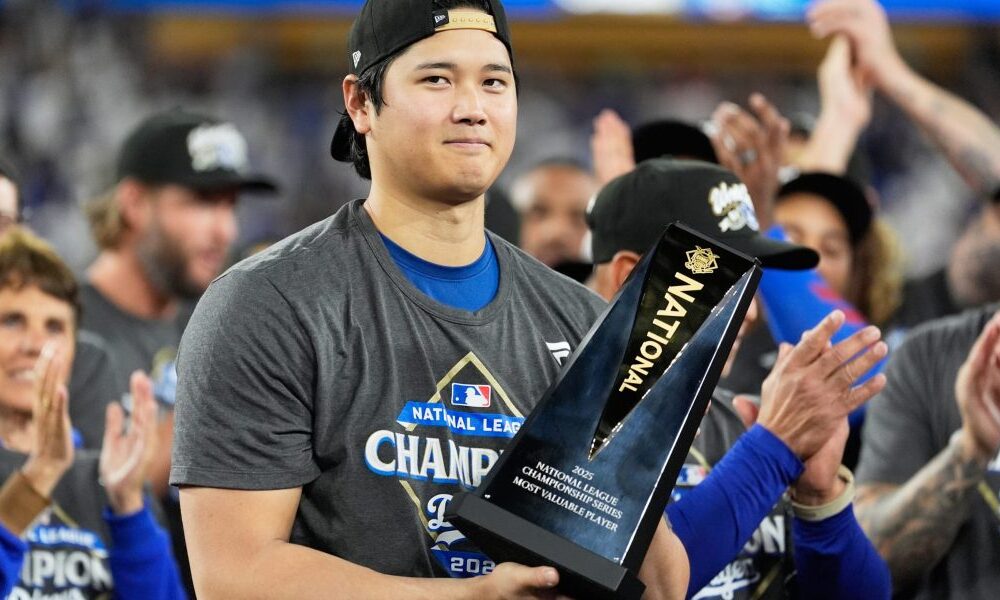 Dodgers superstar Shohei Ohtani plays one of the greatest games in baseball history, throwing 10 strikeouts and hitting 3 home runs