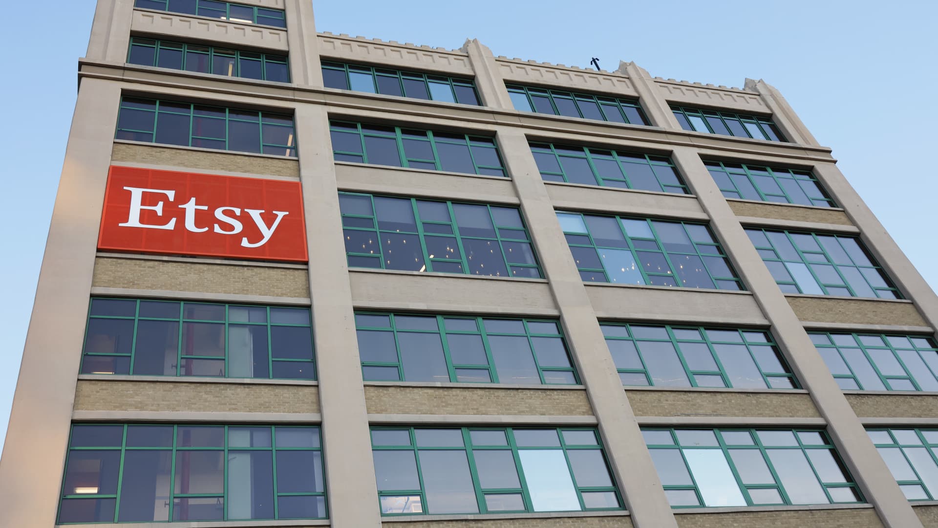 Etsy stock sinks on CEO change — Silverman stepping down, Depop chief to take over