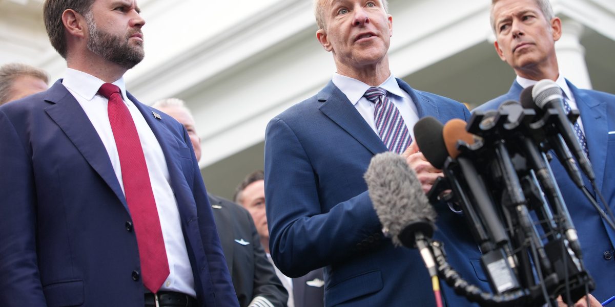 Airlines plead for end of government shutdown as unpaid air traffic controllers prepare for busy holiday travel