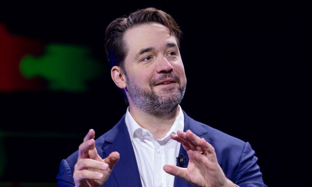 Alexis Ohanian ignored Paul Graham’s warning that Reddit’s ‘terrible’ name would be ‘poison’. Now it’s a $38 billion business 