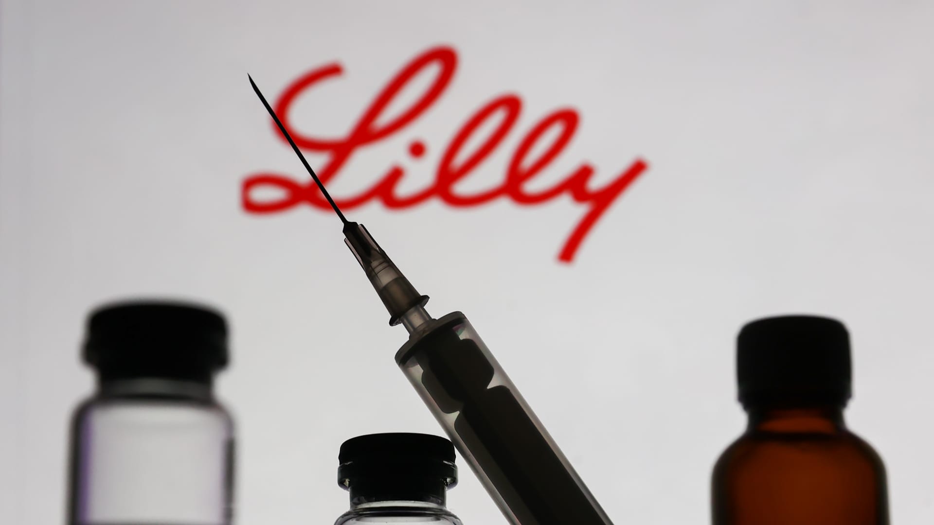 Cramer's favorite drug stock should be higher — plus, what’s behind the market selloff
