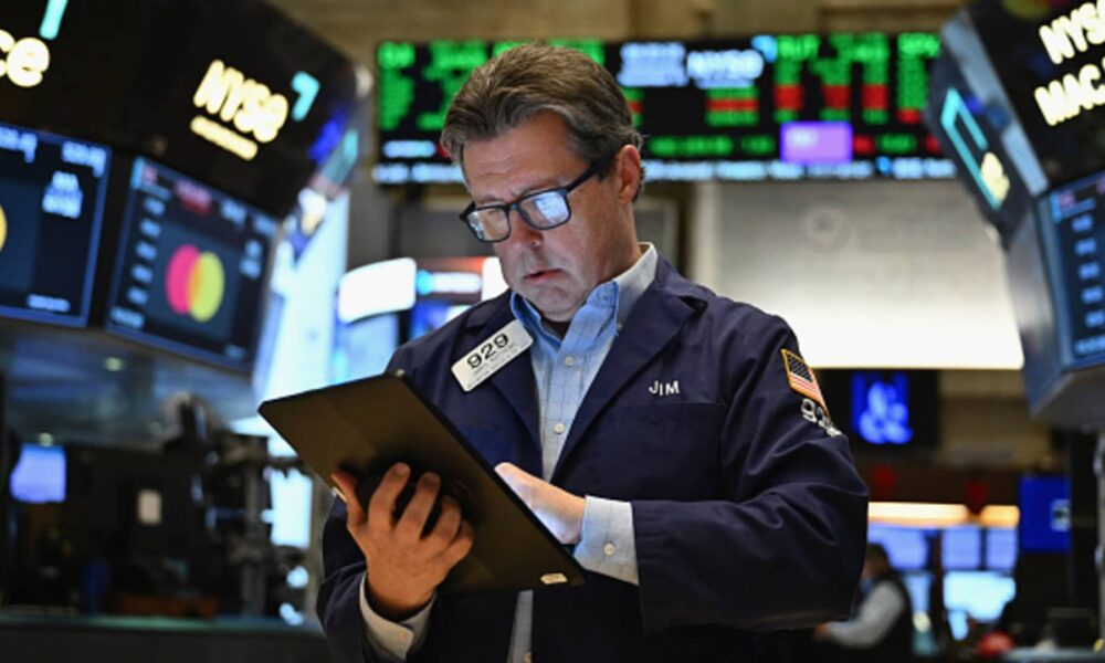 Jim Cramer's top 10 things to watch in the stock market Monday