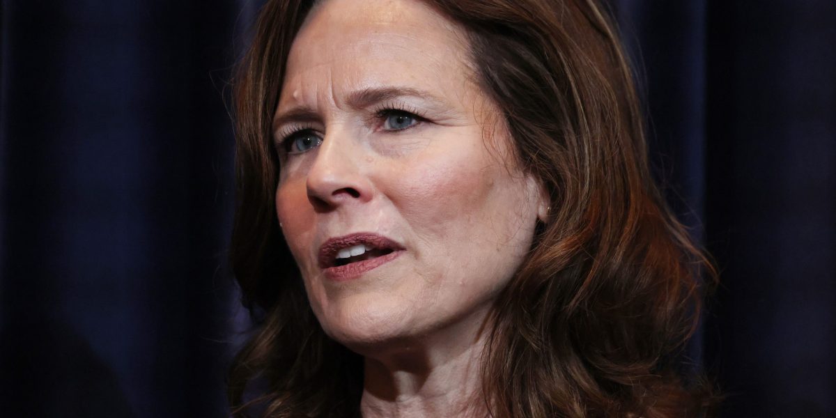 The Supreme Court's conservatives don't seem to be buying Trump's trillion-dollar tariff play