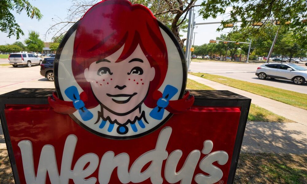 Wendy's plans hundreds of store closures to boost profits