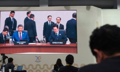 Xi quips about backdoors during Xiaomi phone gift to Korea’s Lee